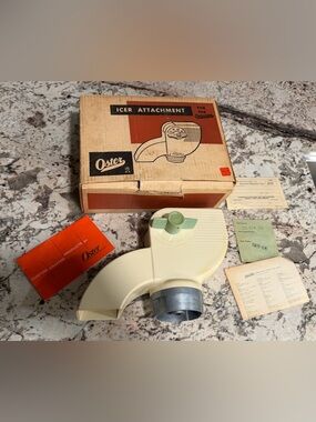 Vintage Complete. Oster (Osterizer) Icer Attachment 433B W/box